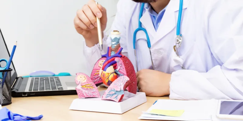 ¿Qué especialista trata el cáncer de pulmón?